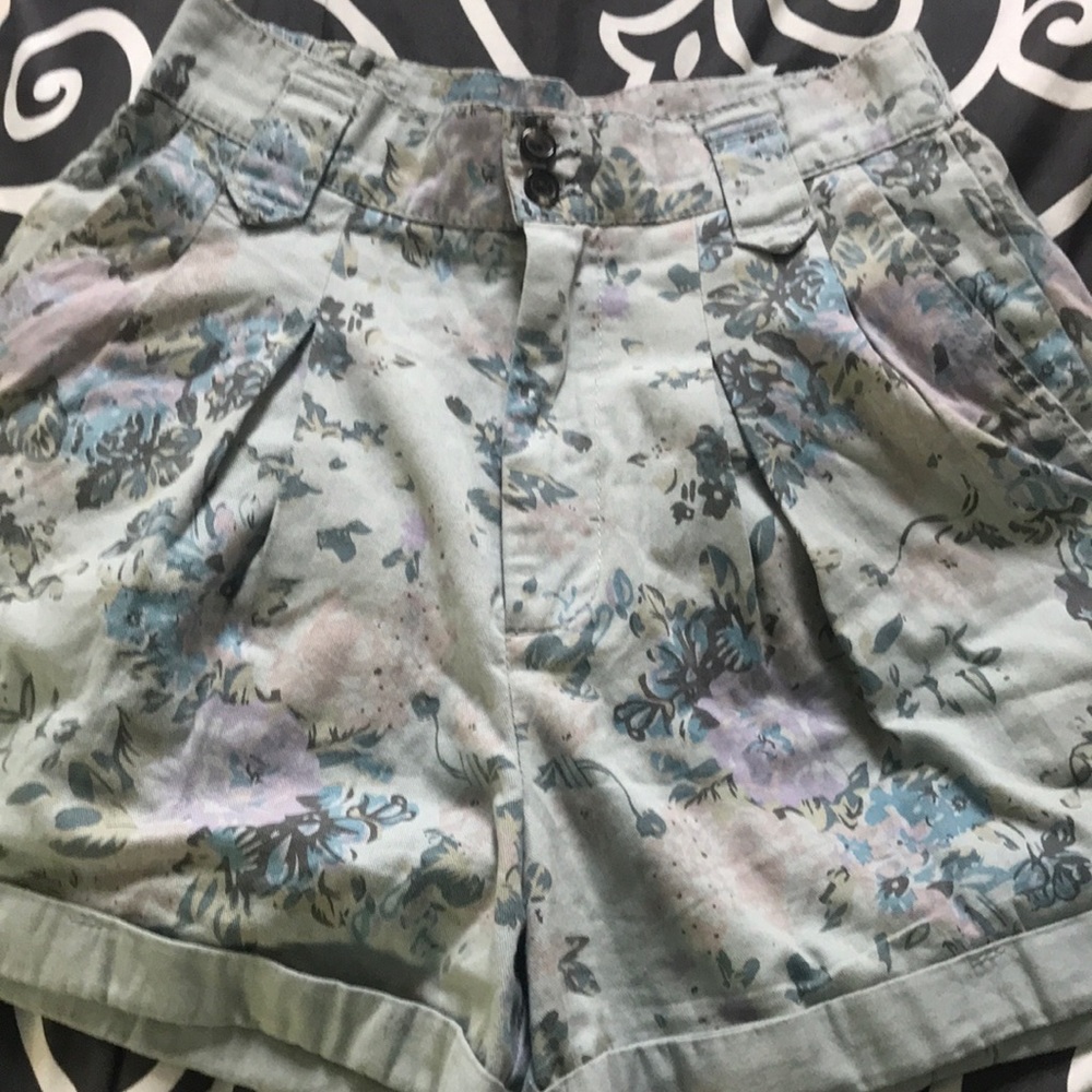 Super high waist floral short
